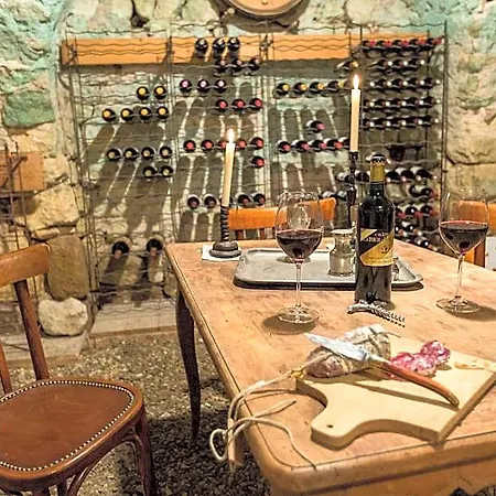 De La Chapelle Bed & Breakfast Sainte Anastasie (Gard)