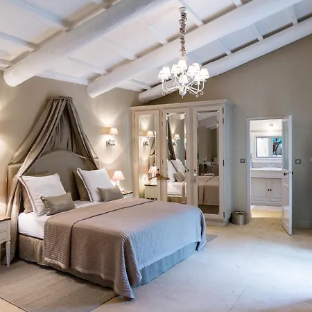 De La Chapelle 4*